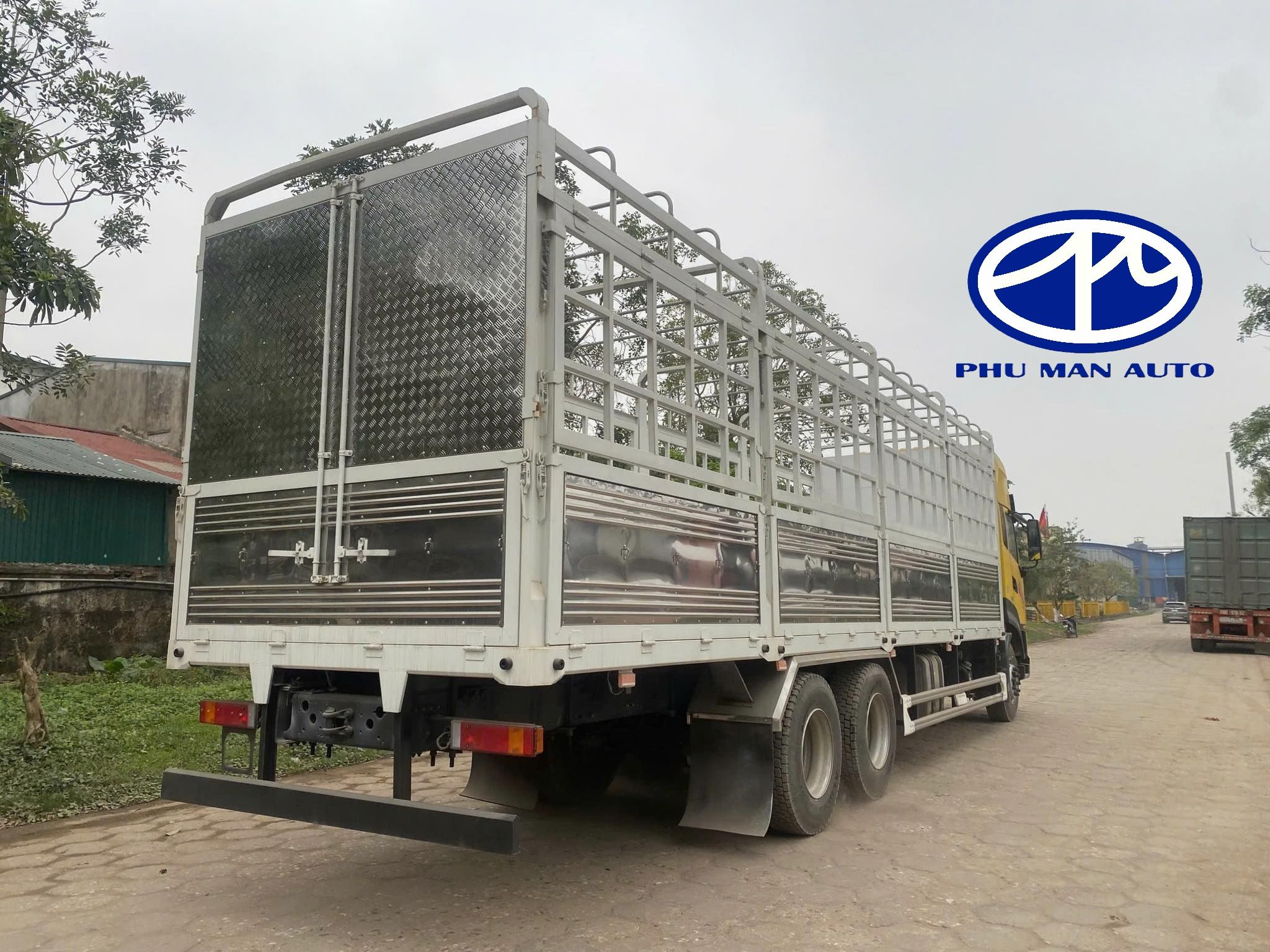 (New) XE TẢI DONGFENG HOÀNG HUY 3 CHÂN 6x2 KL270 THÙNG DÀI 9M9