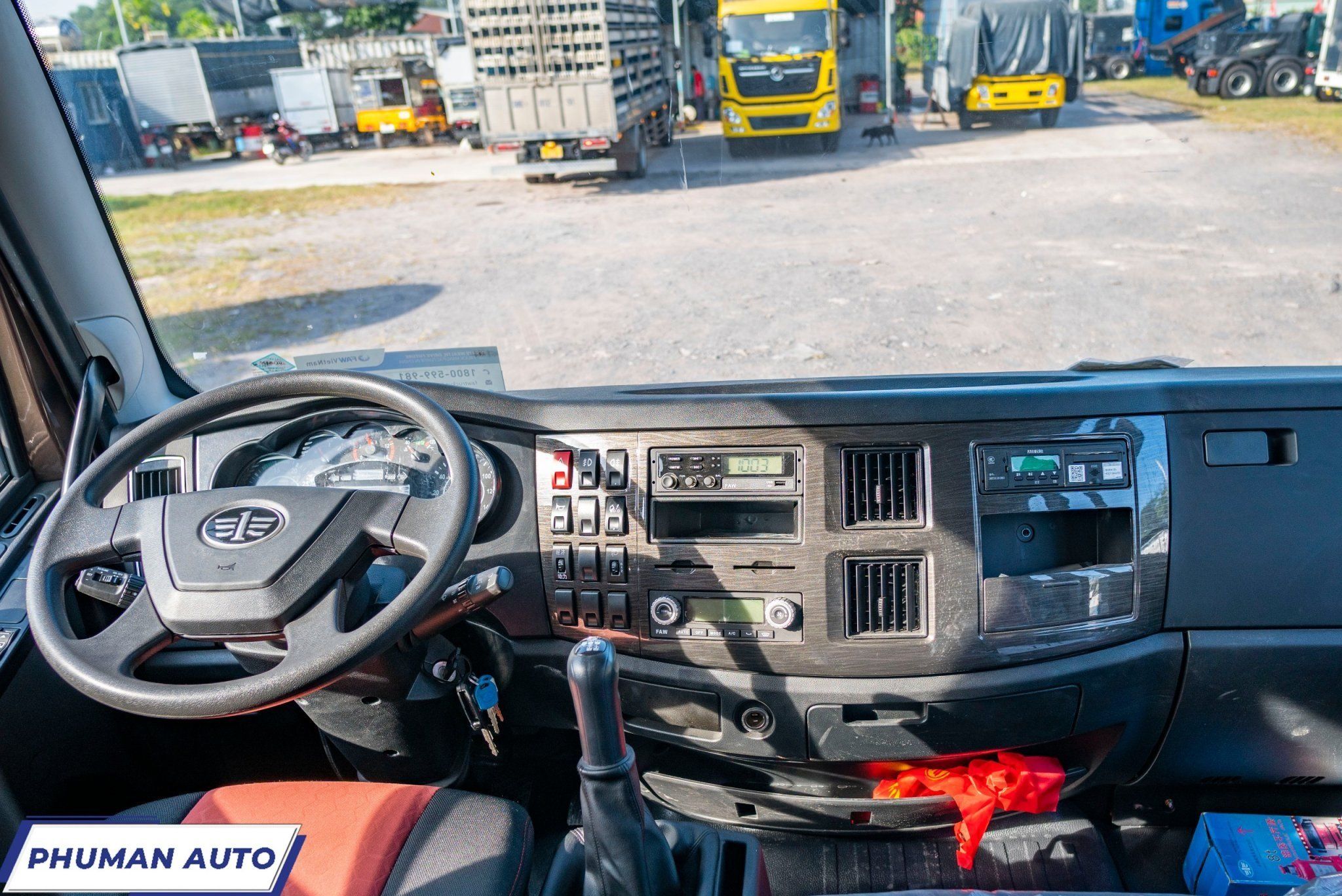 XE TẢI FAW J6L220 THÙNG CHỞ PALLET CHỨA CẤU KIỆN ĐIỆN TỬ