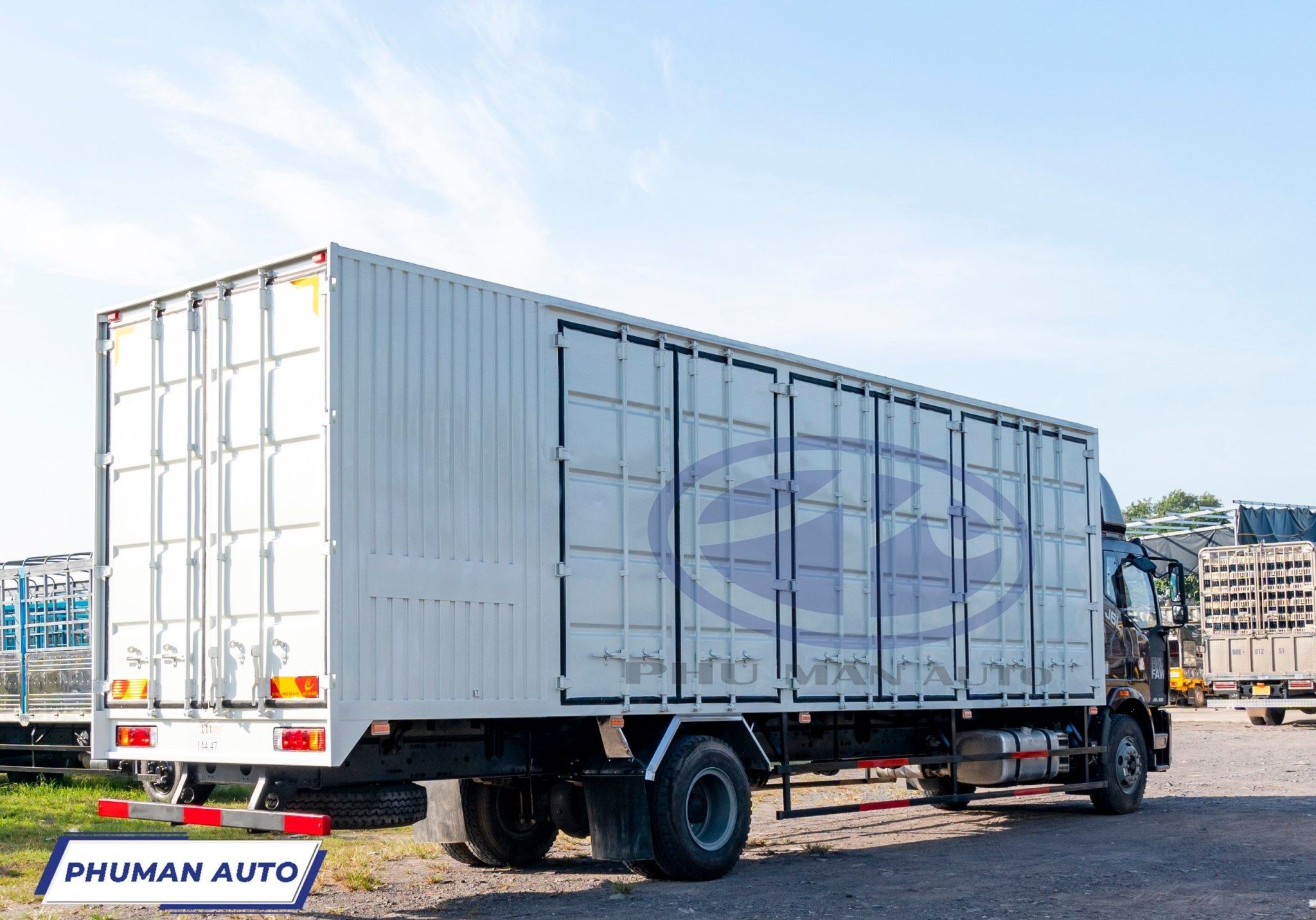 XE TẢI FAW J6L220 THÙNG CHỞ PALLET CHỨA CẤU KIỆN ĐIỆN TỬ