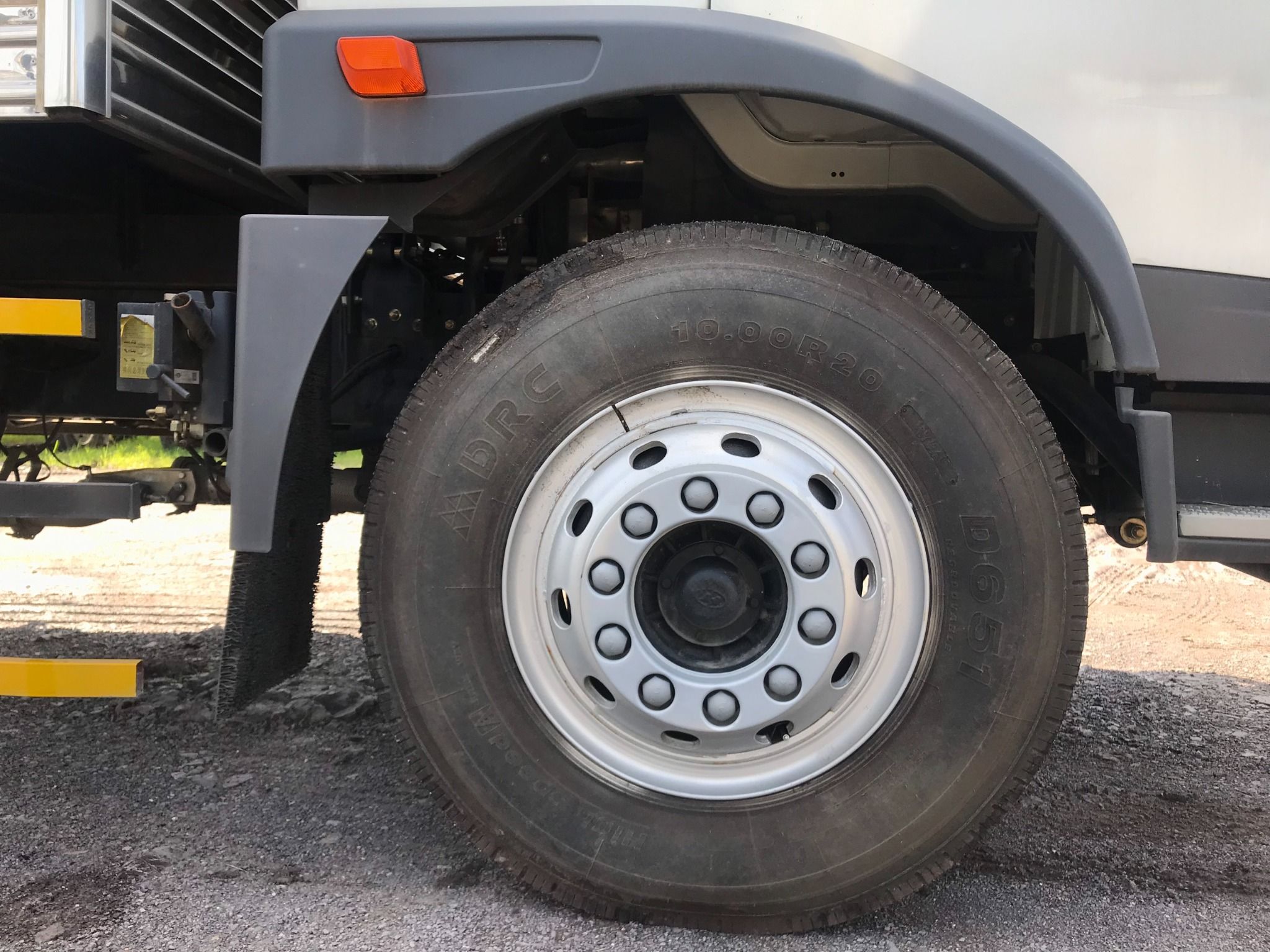 XE TẢI GP FAW 8.1 TẤN THÙNG KÍN 8.3 MÉT