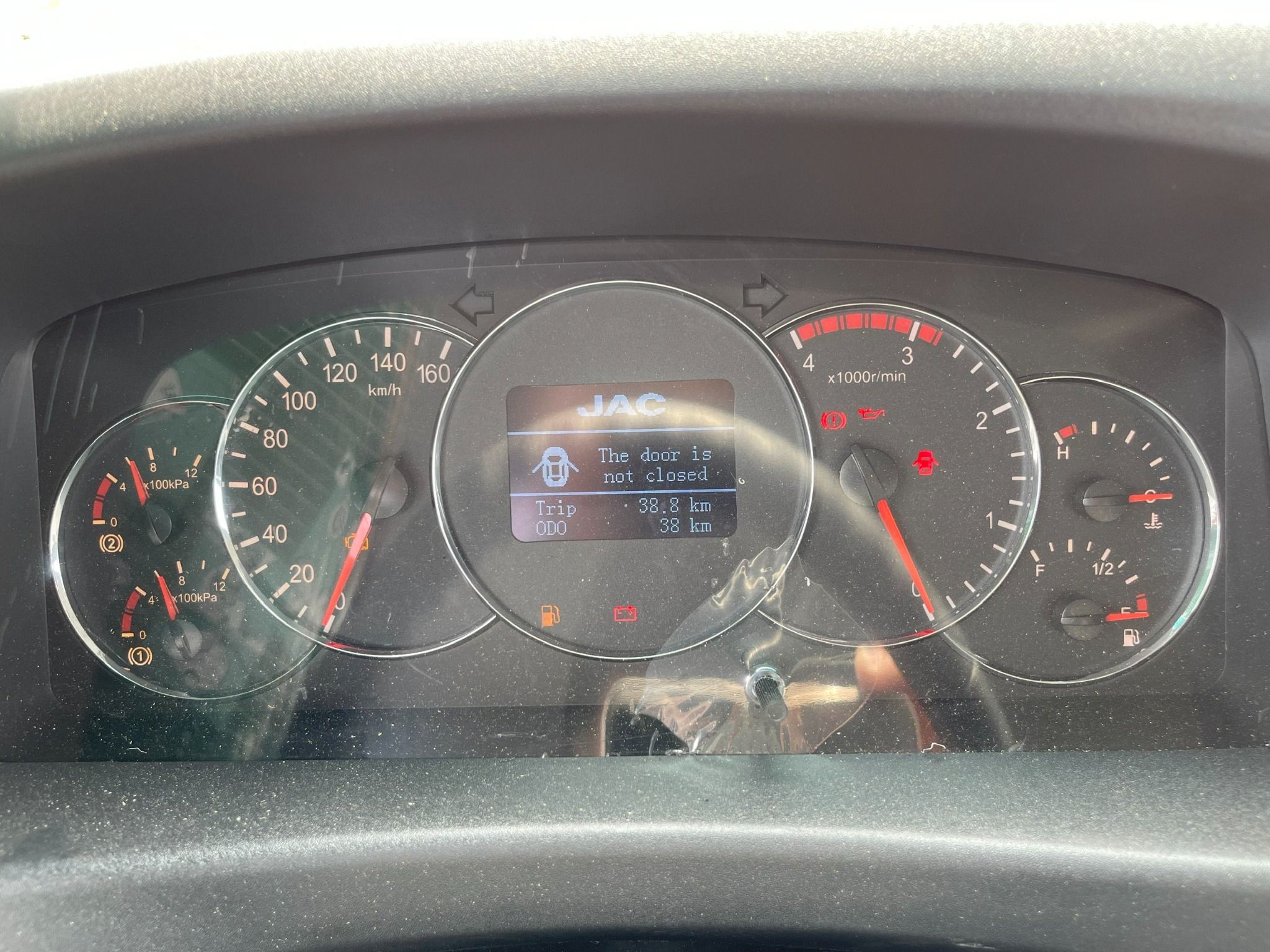 XE TẢI JAC N650PLUS 6T4 THÙNG KÍN 6M2