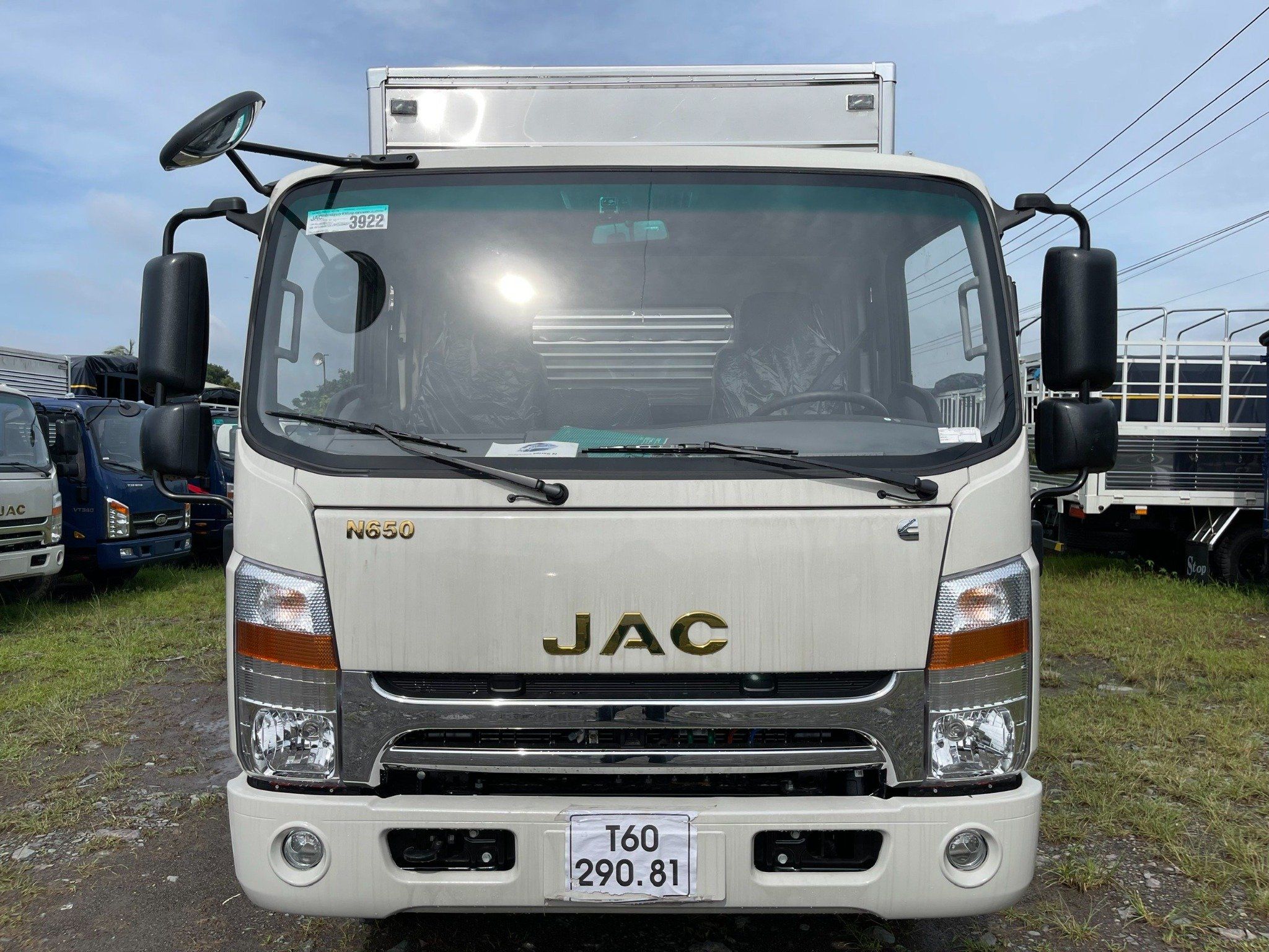 XE TẢI JAC N650PLUS 6T4 THÙNG KÍN 6M2