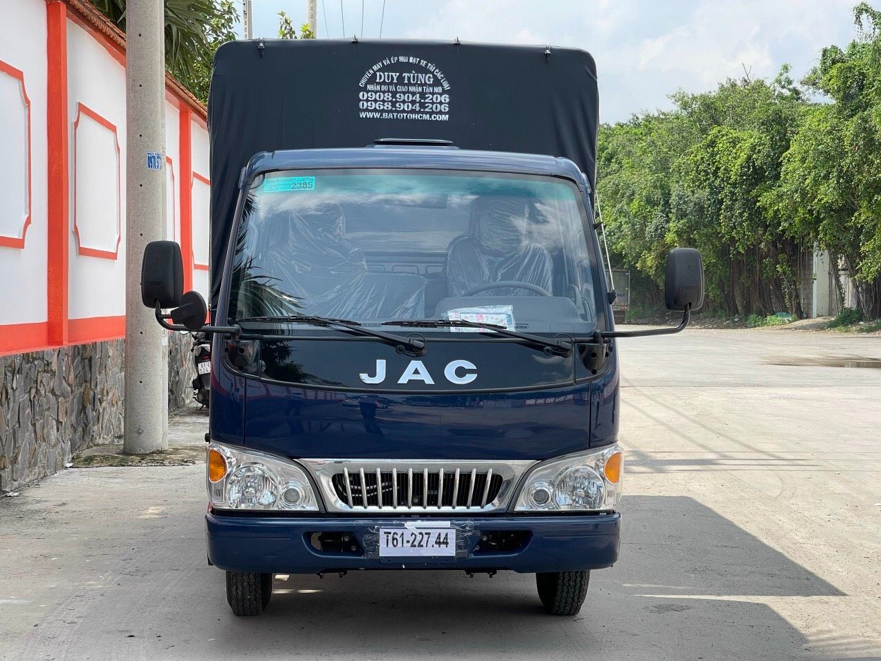 XE TẢI JAC 2.4 TẤN THÙNG DÀI 3.7 MÉT (JAC L240)