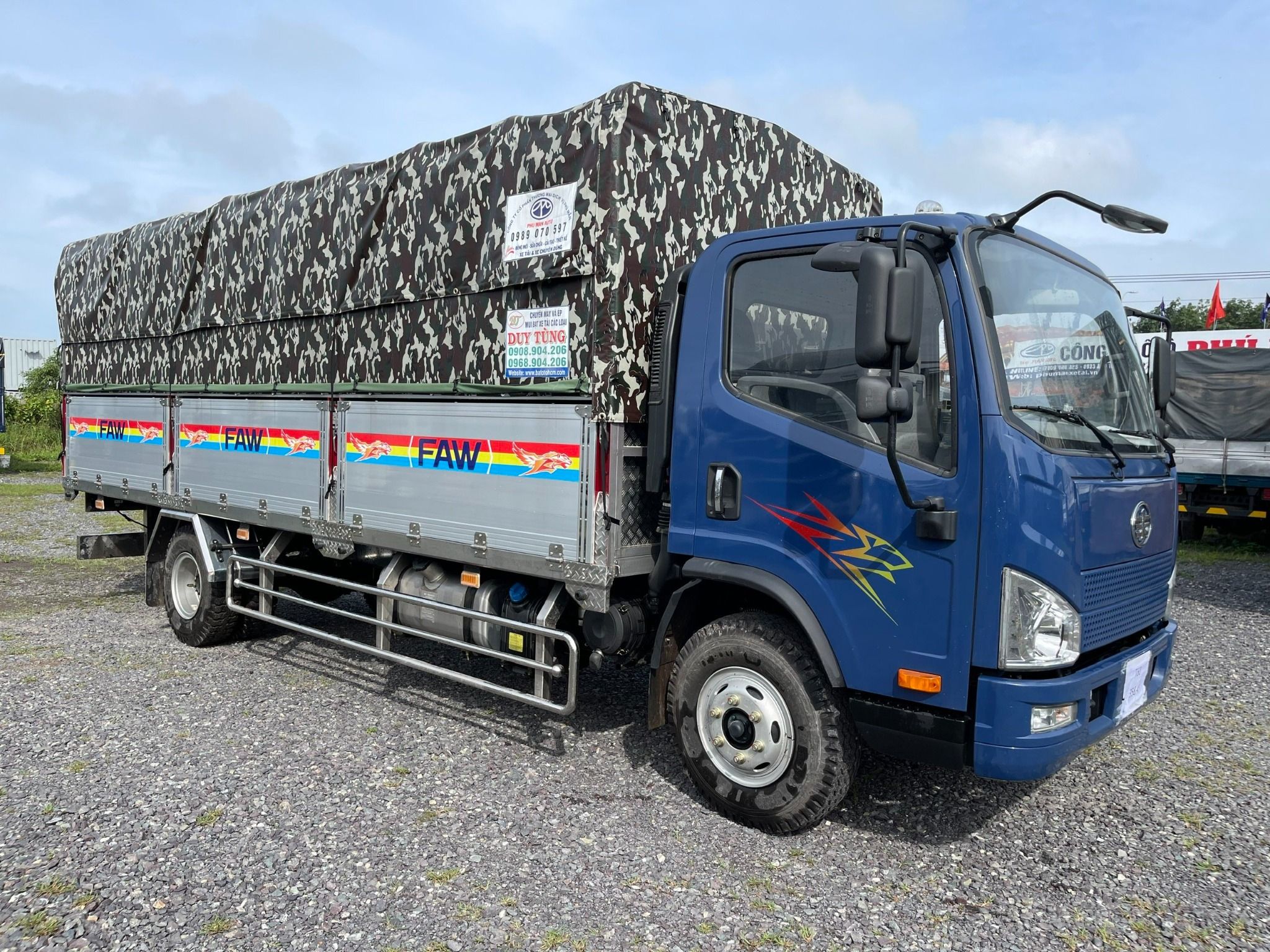 XE TẢI FAW TIGER 8 TẤN THÙNG BẠT BỬNG NHÔM