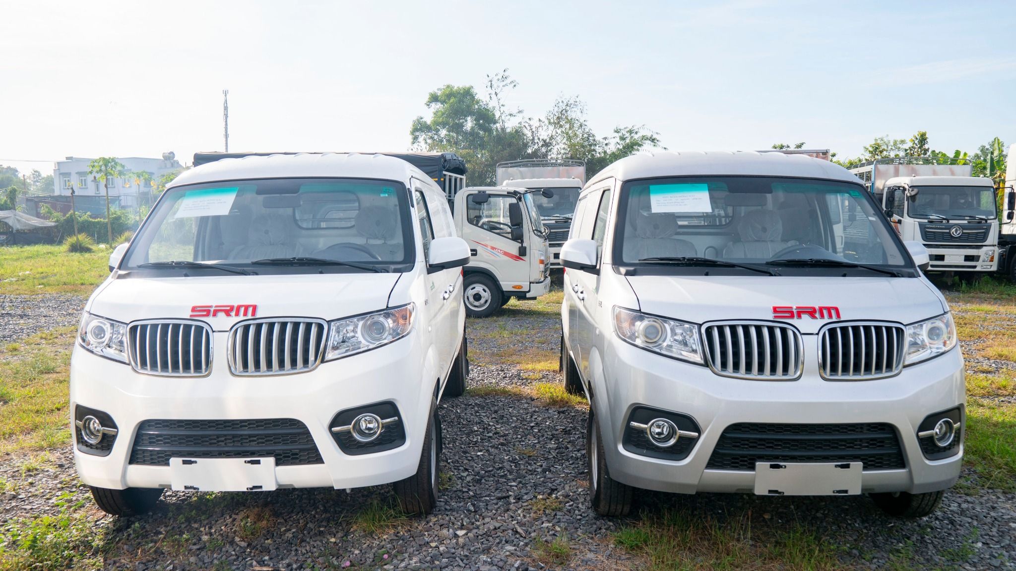 XE VAN SRM X30 2 CHỖ NGỒI 930KG KHÔNG CẤM GIỜ