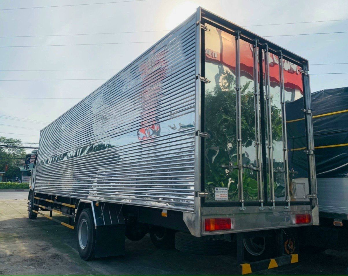 XE TẢI GP FAW 7.2 TẤN THÙNG KÍN DÀI 9.7 MÉT