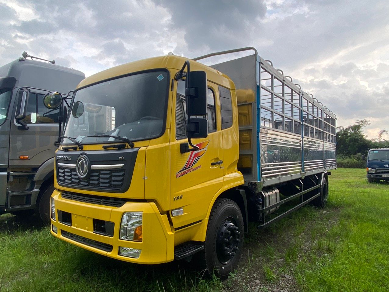 XE TẢI DONGFENG 9 TẤN THÙNG DÀI 8.2M