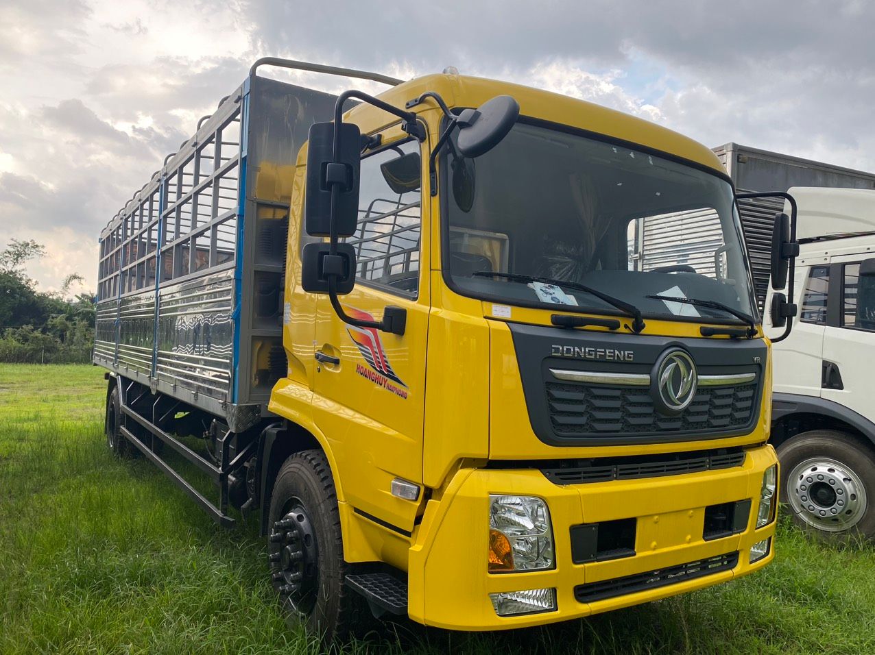 XE TẢI DONGFENG 9 TẤN THÙNG DÀI 8.2M