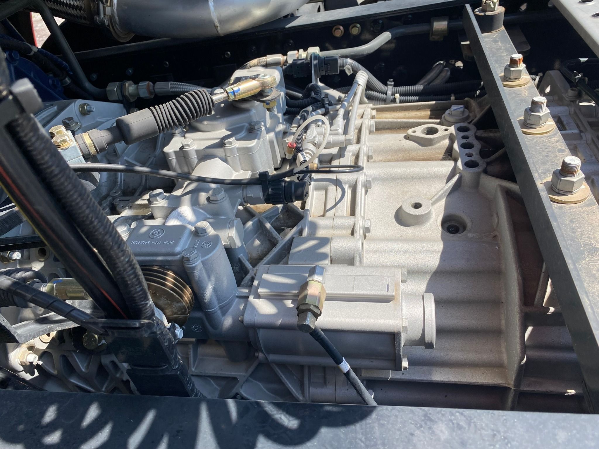 ĐẦU KÉO FAW JH6 430HP (2 CẦU) SỨC KÉO 38,5 TẤN
