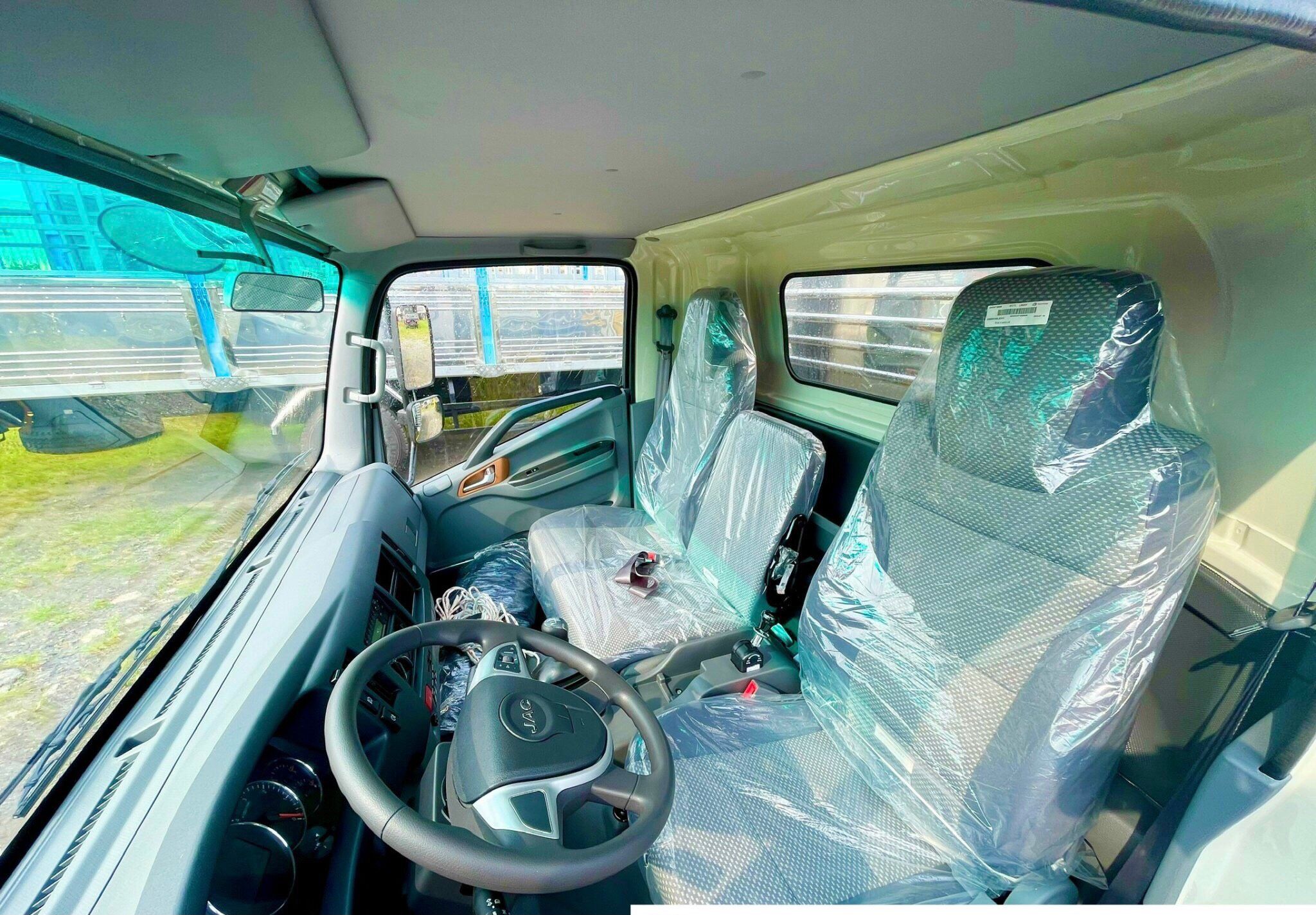 XE TẢI JAC 3T5 THÙNG 5,2 MÉT ĐỘNG CƠ ĐỨC