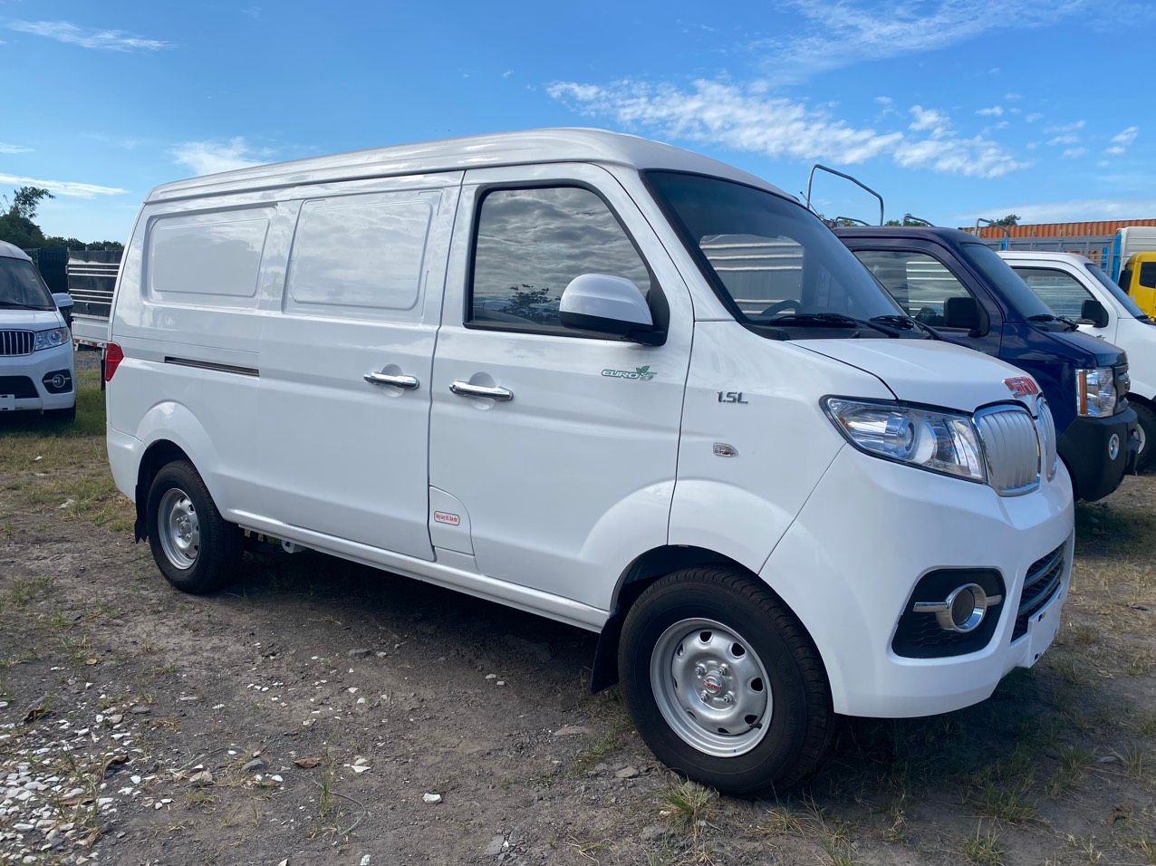 XE VAN SRM X30 2 CHỖ NGỒI 930KG KHÔNG CẤM GIỜ