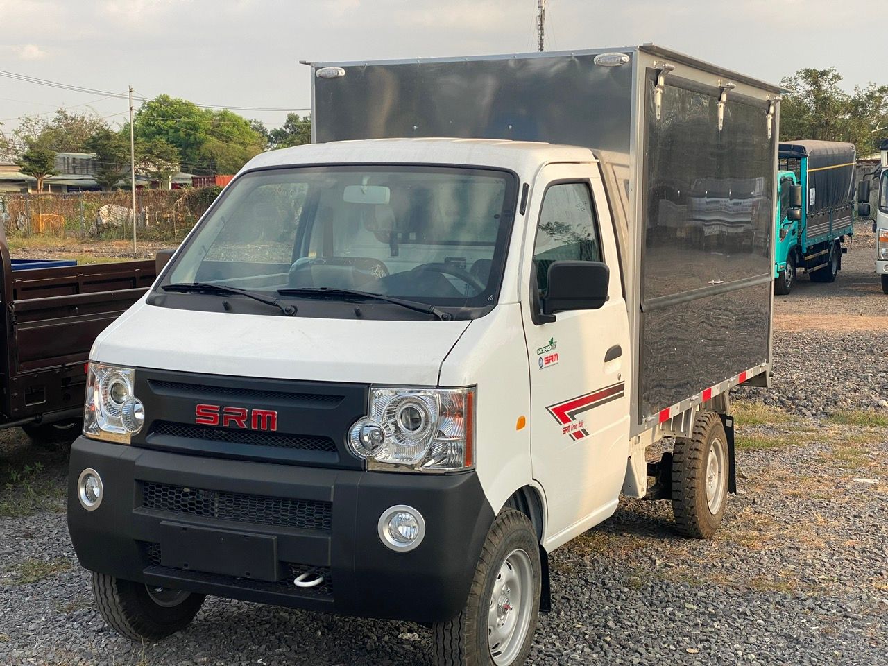 XE TẢI SRM K990 THÙNG KÍN CÁNH DƠI