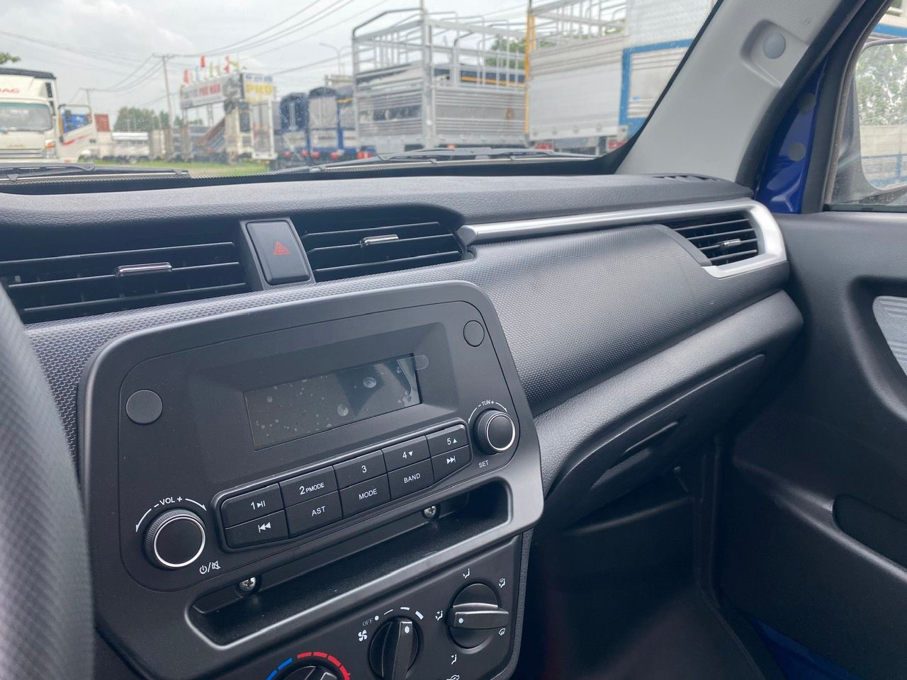 XE TẢI SRM K990 THÙNG KÍN CÁNH DƠI