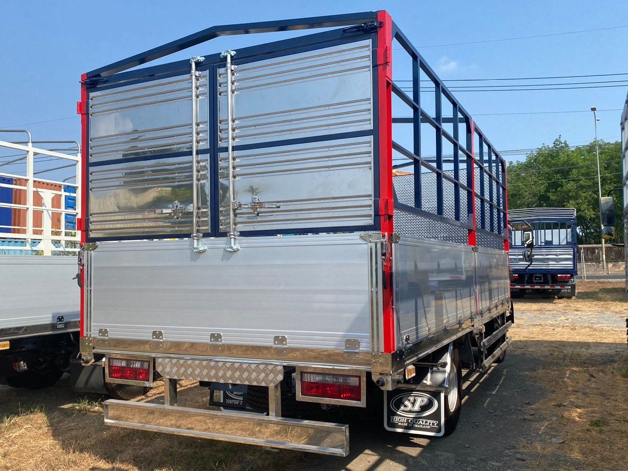 XE TẢI JAC 3T5 THÙNG 5,2 MÉT ĐỘNG CƠ ĐỨC