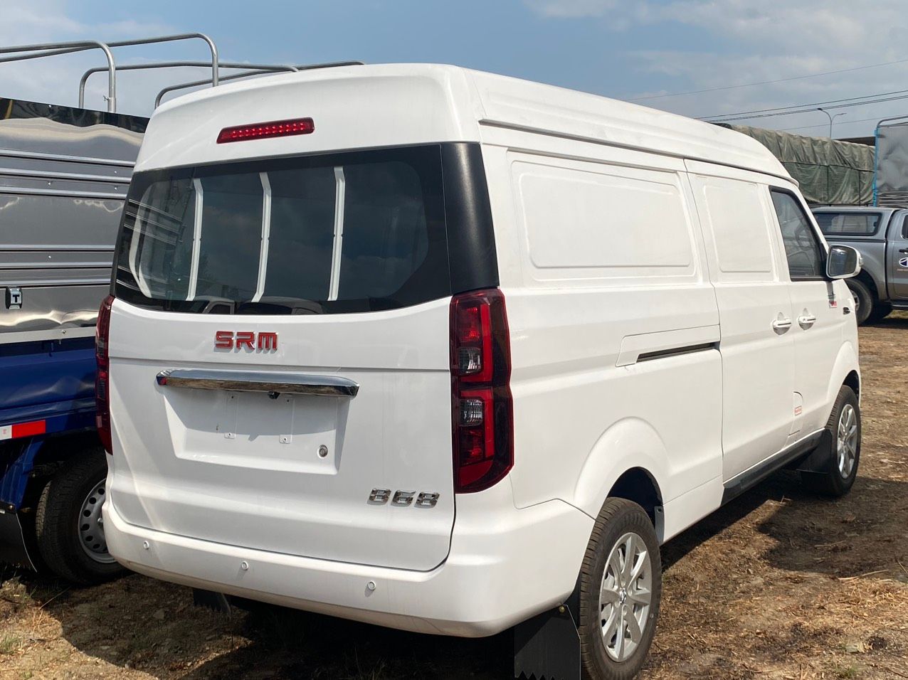 (New) XE VAN SRM 868 2 CHỖ NGỒI - 868KG THÙNG DÀI 2M5