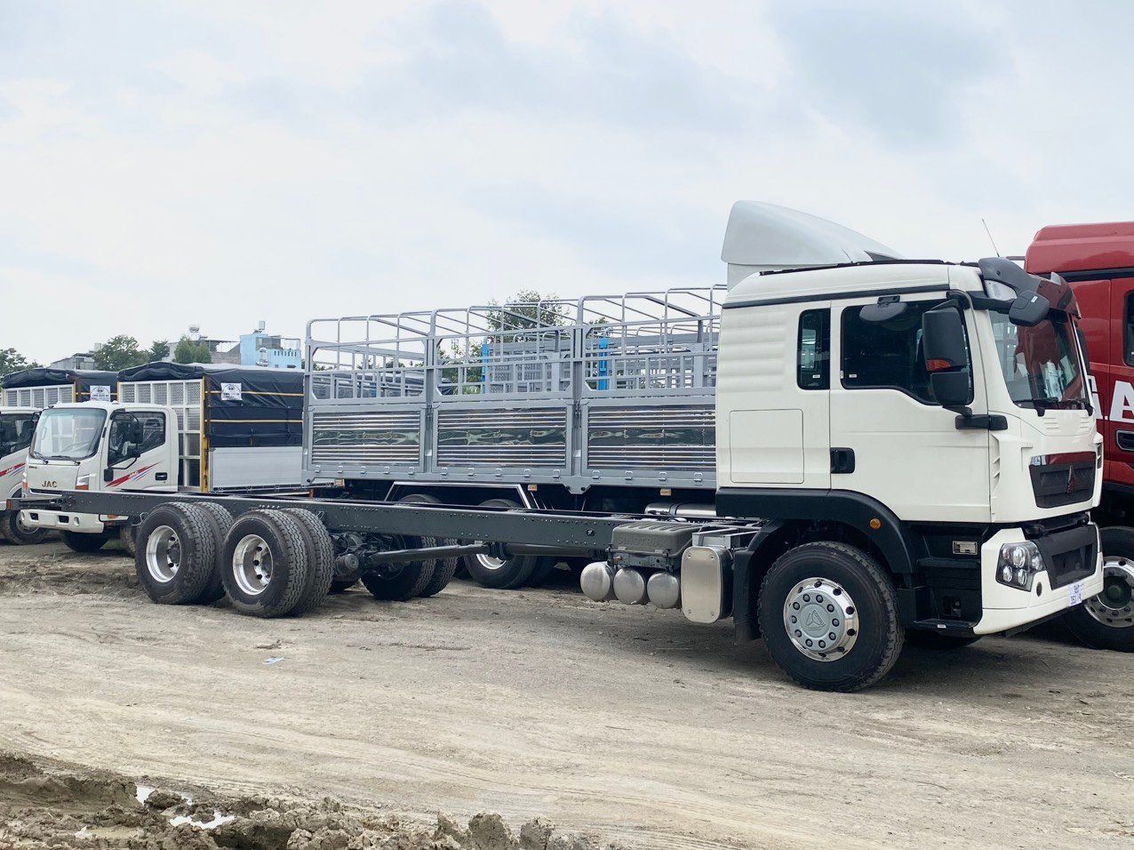 XE TẢI HOWO MAX 3 CHÂN 15 TẤN (6x2) MÁY MAN