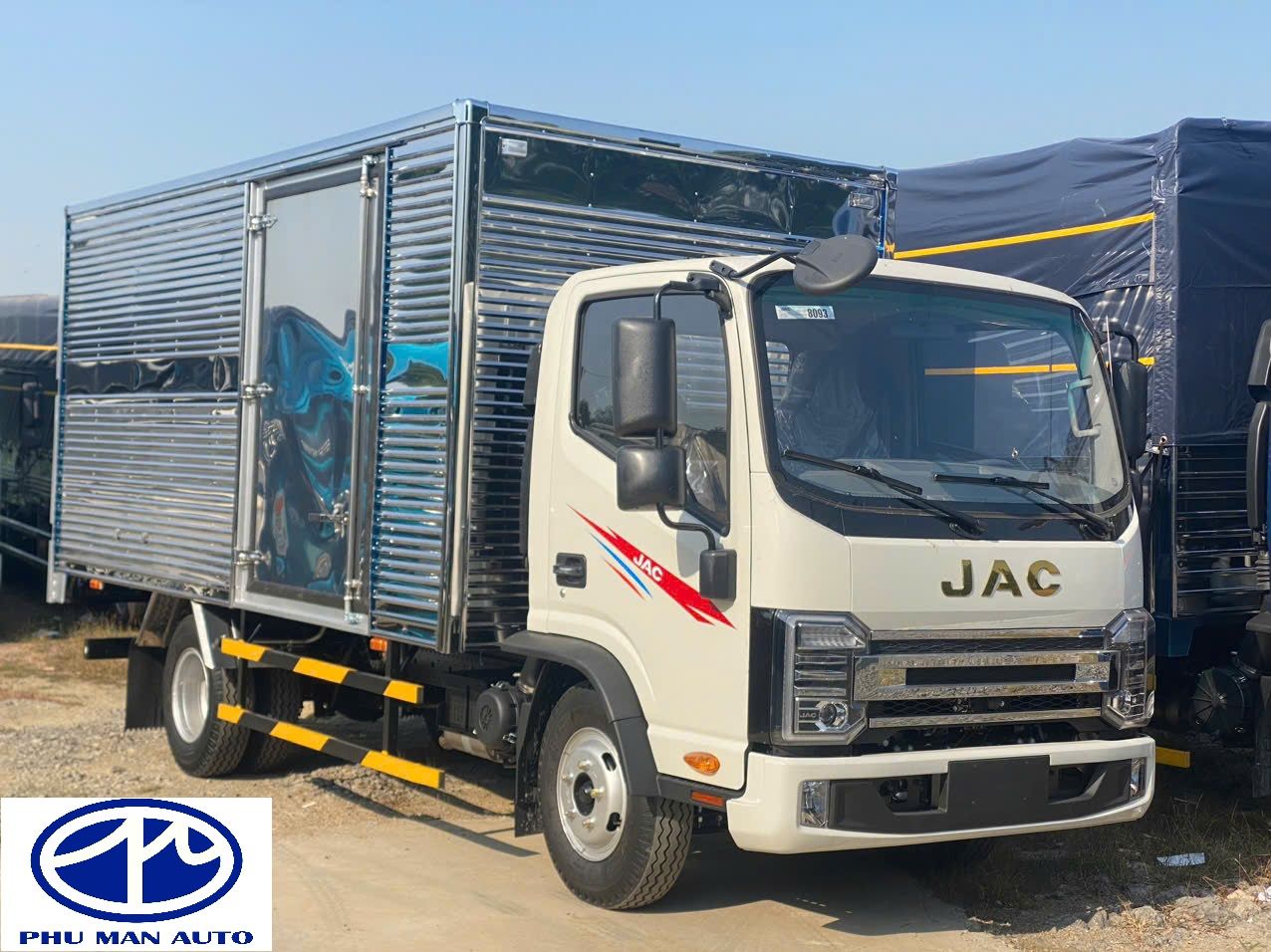 XE TẢI JAC N200S 1T9 THÙNG KÍN 4.4 MÉT