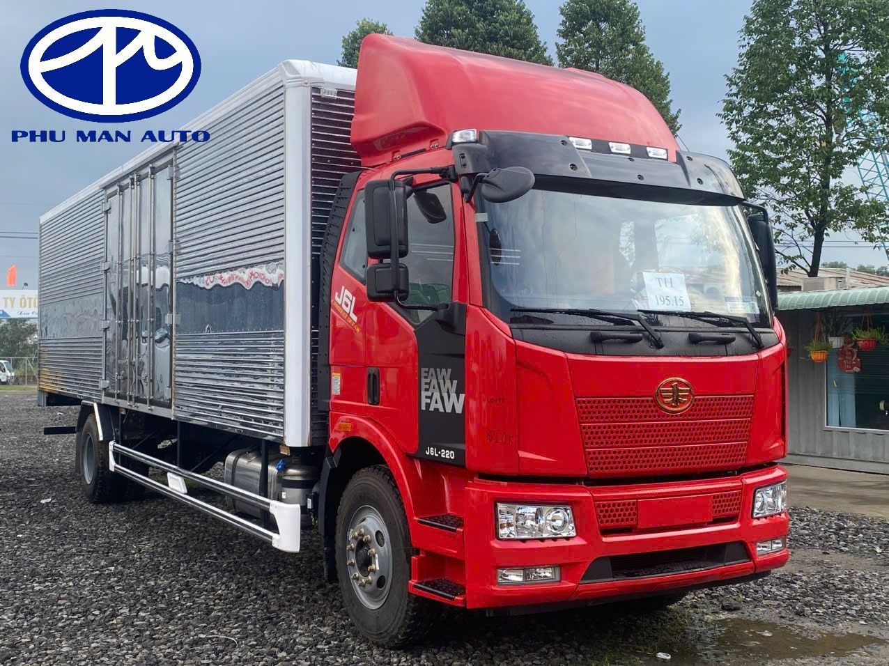 XE TẢI FAW 8 TẤN THÙNG KÍN 9M7 NHẬP KHẨU