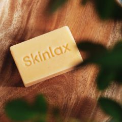 Skinlax xà phòng Face & Body Natural Soap Turmeric & Honey 100g