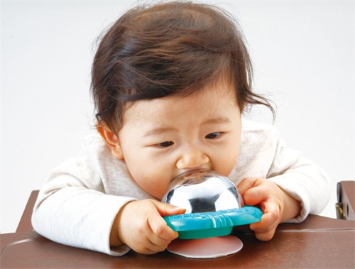 Đồ chơi bé sơ sinh 6 tháng tuổi - Xúc xắc gương cầu kích thích trí tò mò từ People Nhật Bản BB072