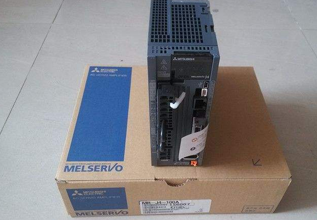 Mitsubishi MR-J4 series MR-J4W3-222B Servo Motor Amplifier
