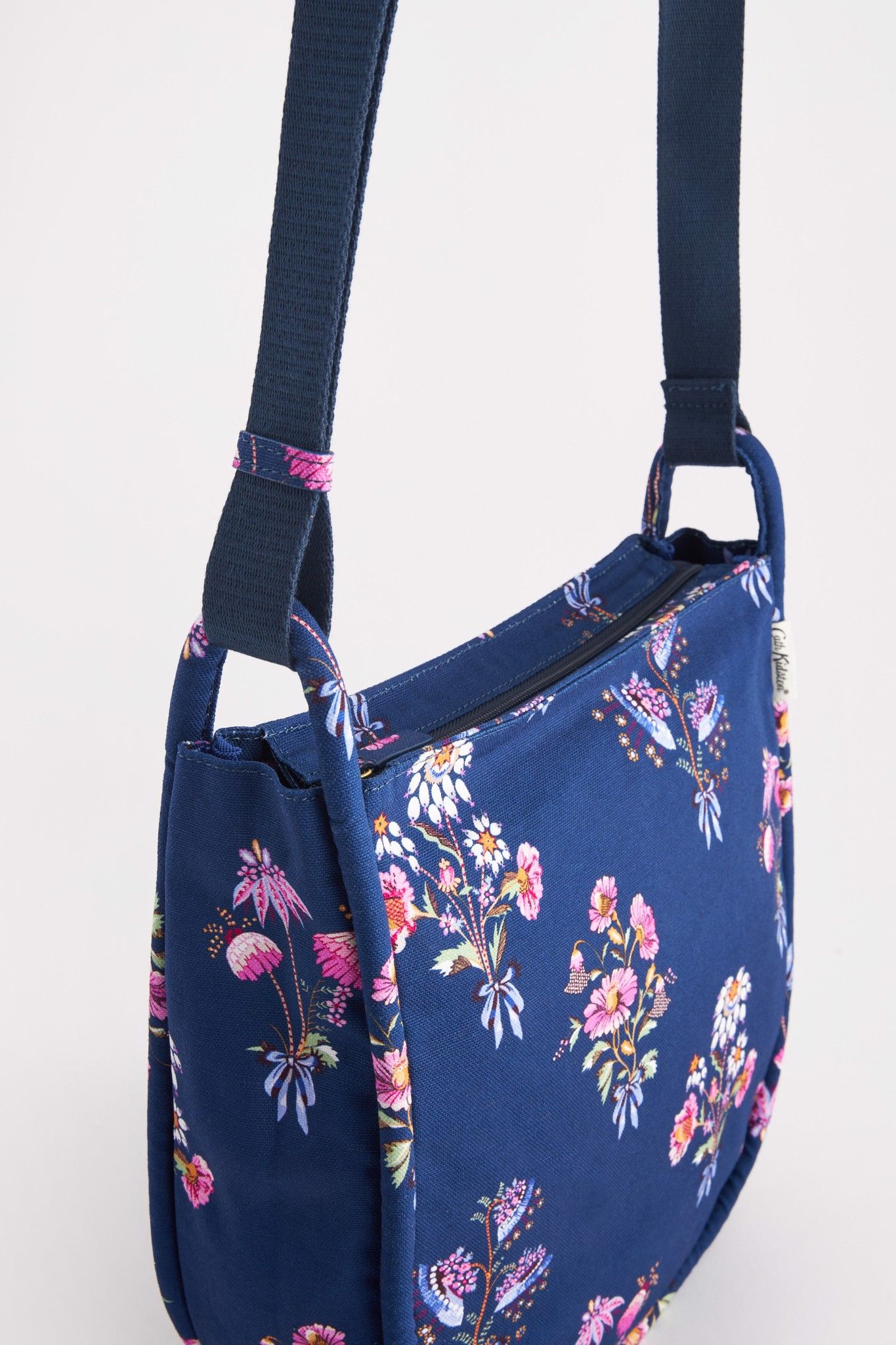 Túi đeo chéo/LRG Zipped Messenger - Friendship Bunch - Xanh Navy
