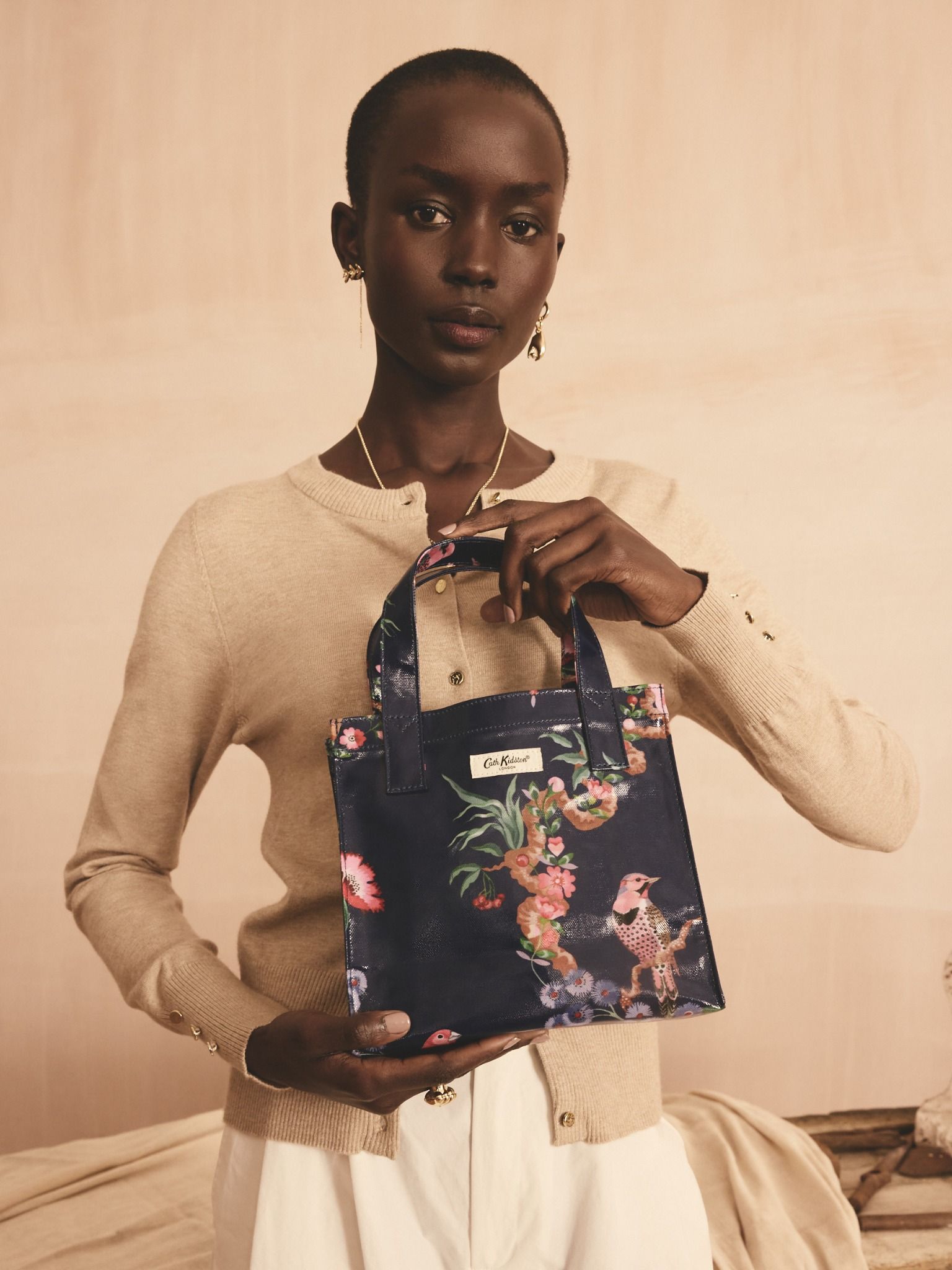 Túi đeo tay/Bookbag - Birds - Navy - AA4013