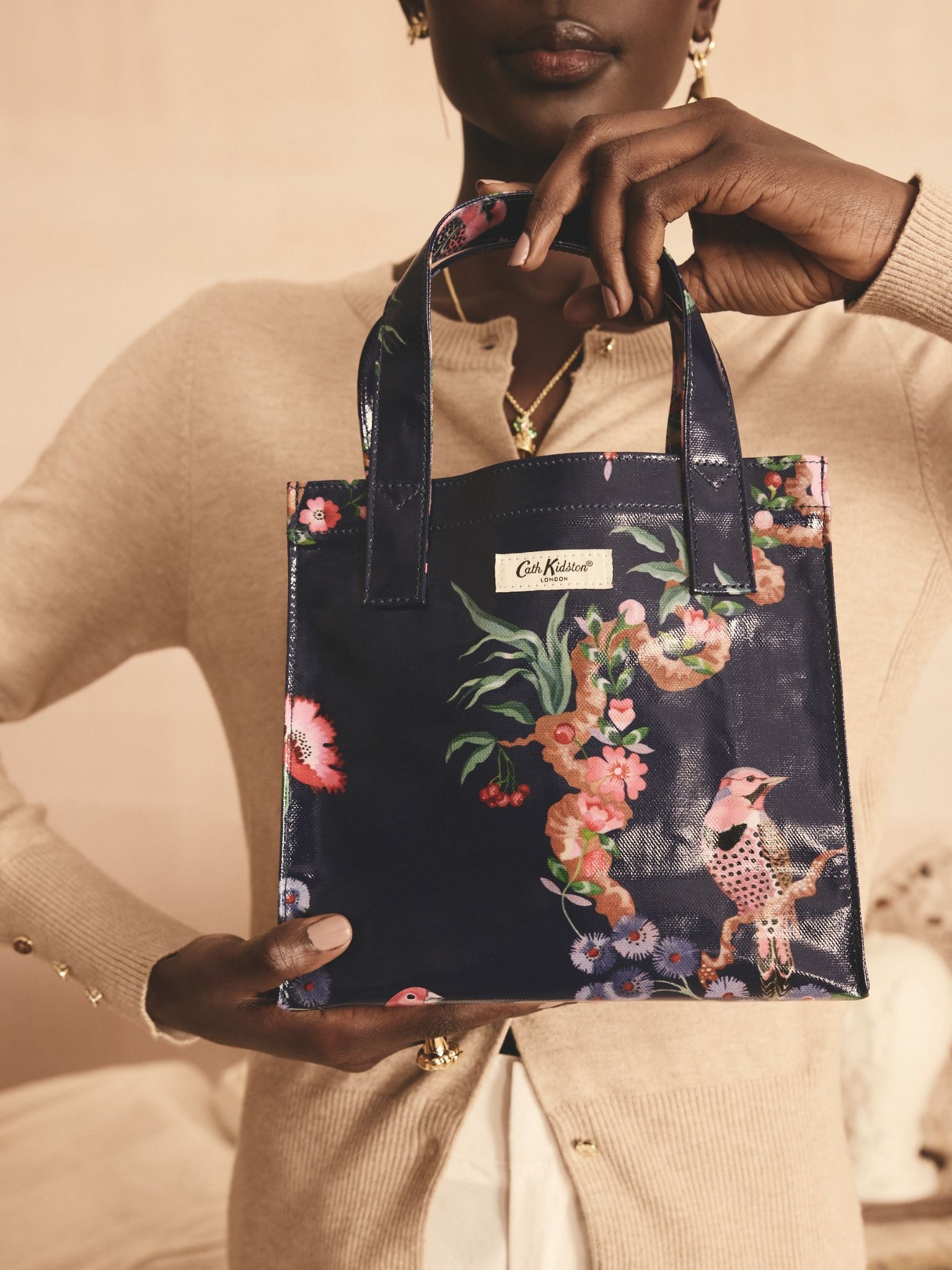 Túi đeo tay/Bookbag - Birds - Navy - AA4013