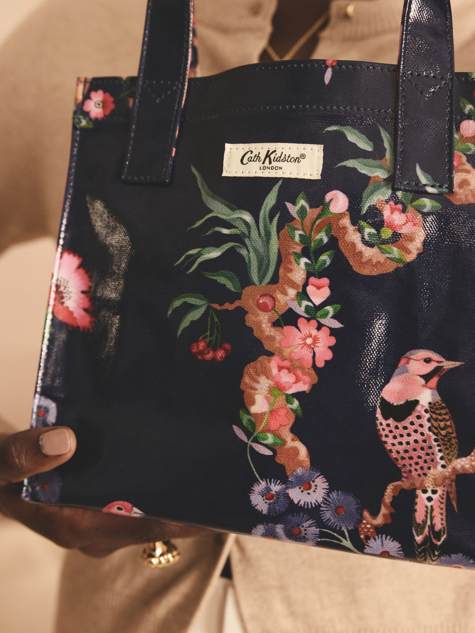 Túi đeo tay/Bookbag - Birds - Navy - AA4013
