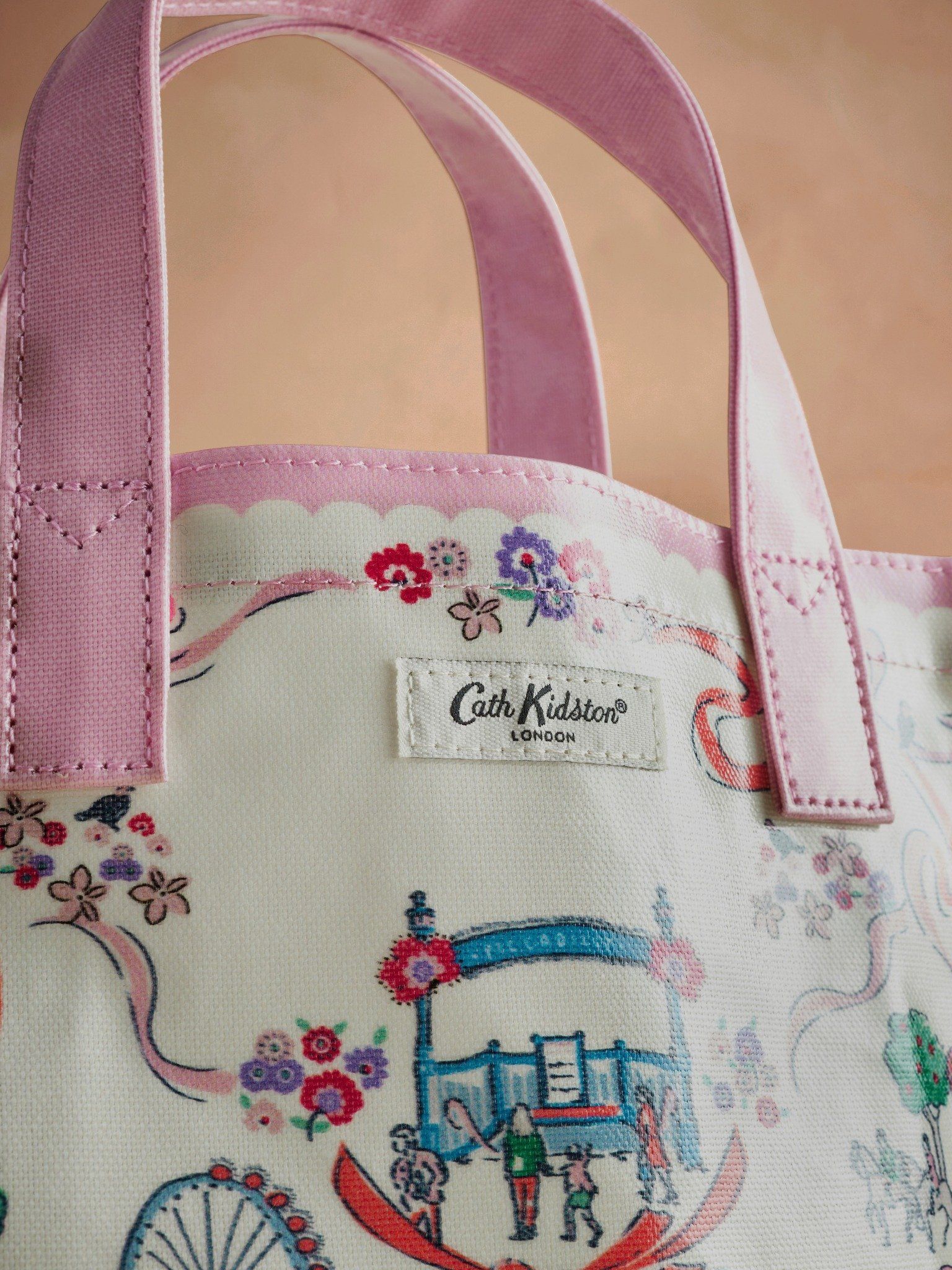 Túi đeo tay/Bookbag - Lovely London - Ecru - AA4019