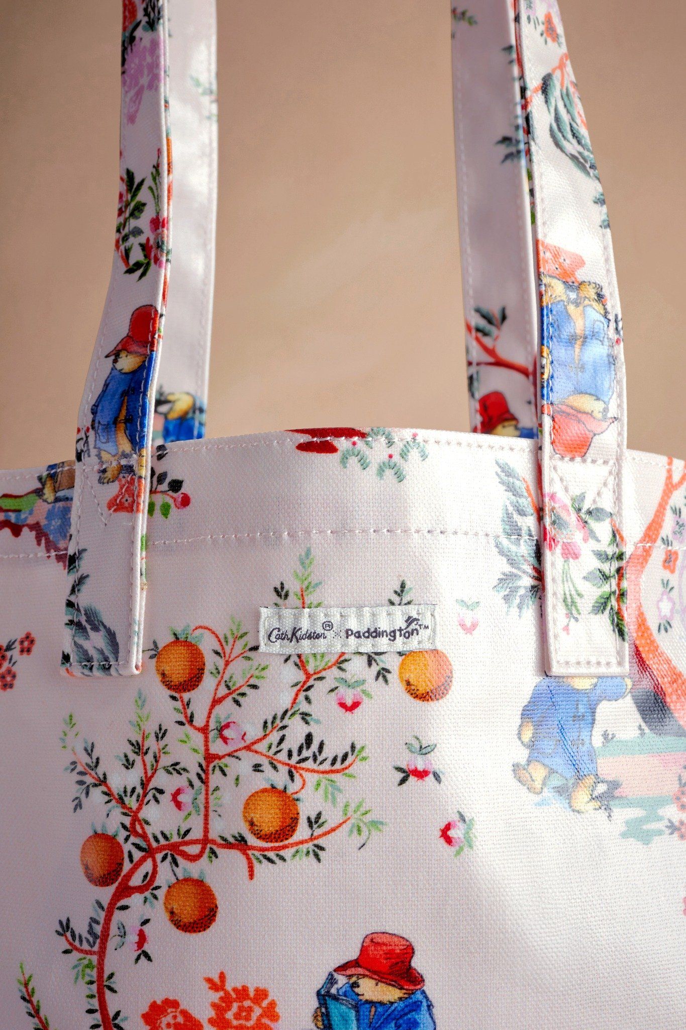 Túi đeo tay/Bookbag - Paddington Oranges - Ecru - AA4746