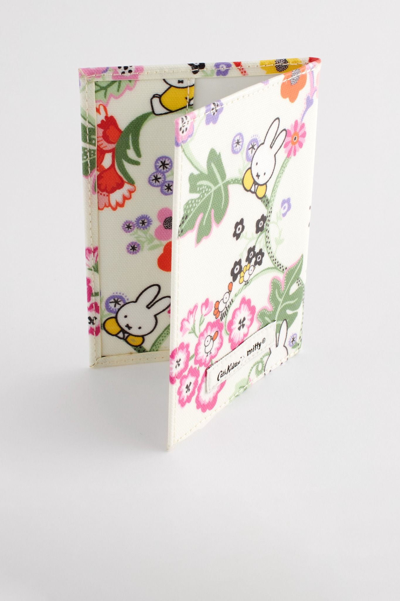  Ví đựng hộ chiếu/Passport Case - Miffy Botanical - Ecru 