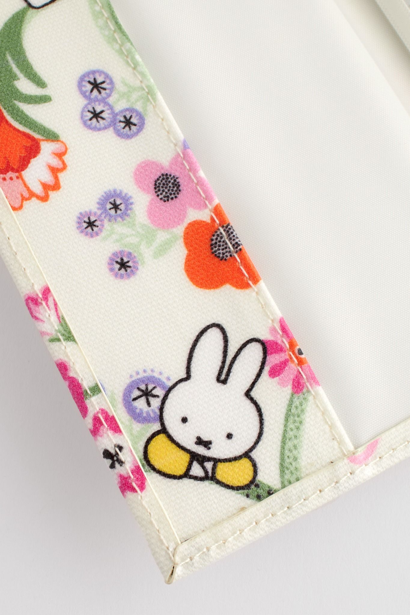  Ví đựng hộ chiếu/Passport Case - Miffy Botanical - Ecru 