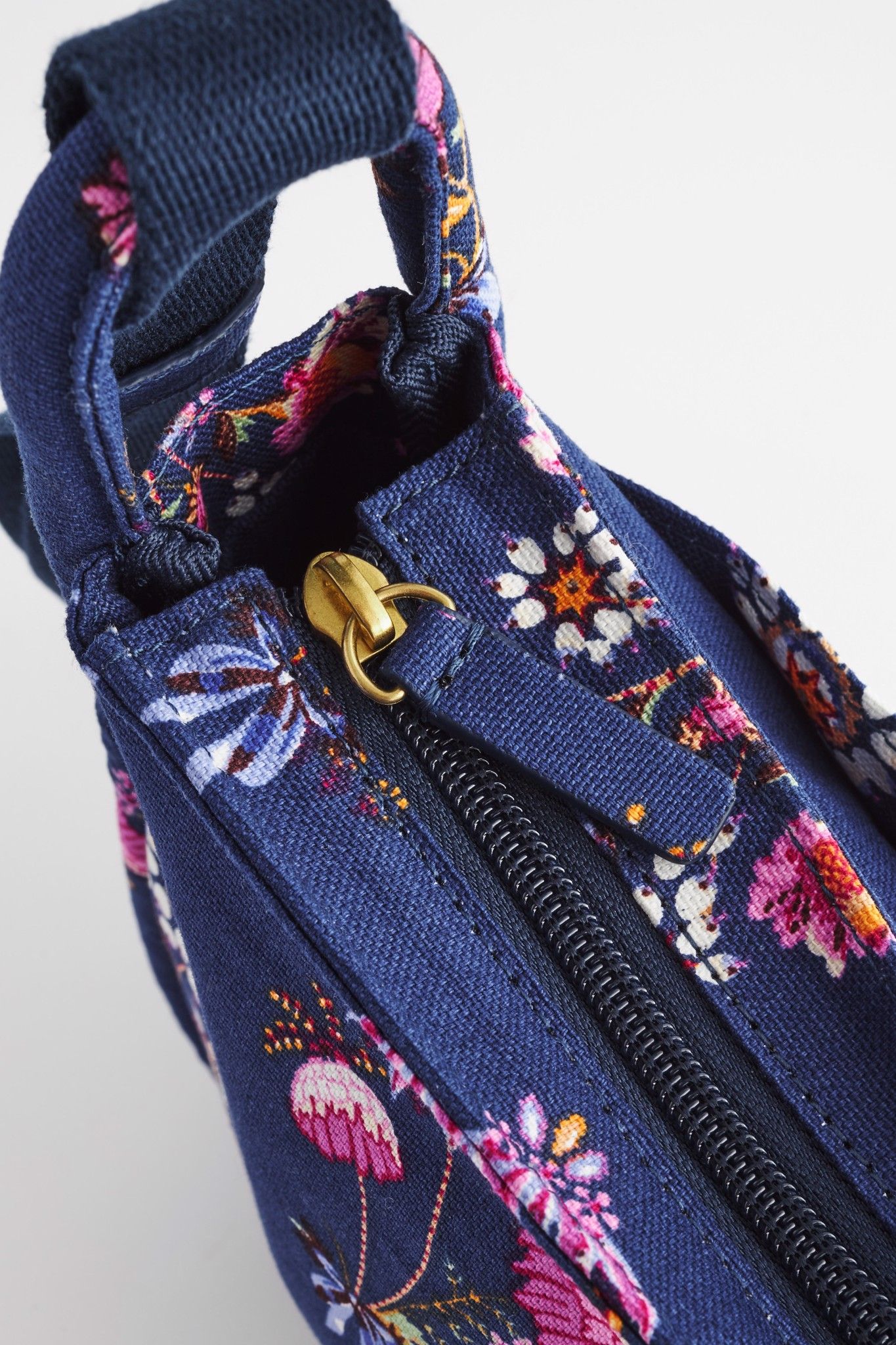 Túi đeo chéo/LRG Zipped Messenger - Friendship Bunch - Xanh Navy