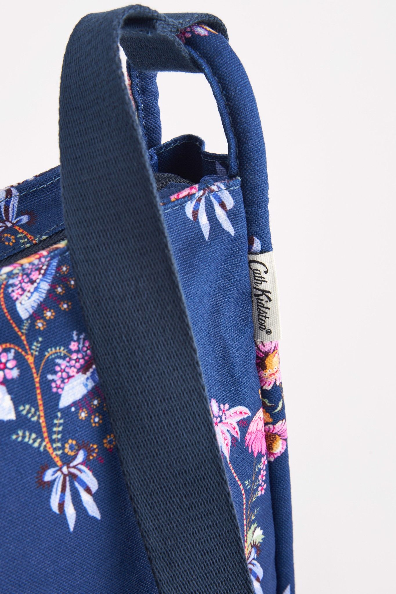Túi đeo chéo/LRG Zipped Messenger - Friendship Bunch - Xanh Navy