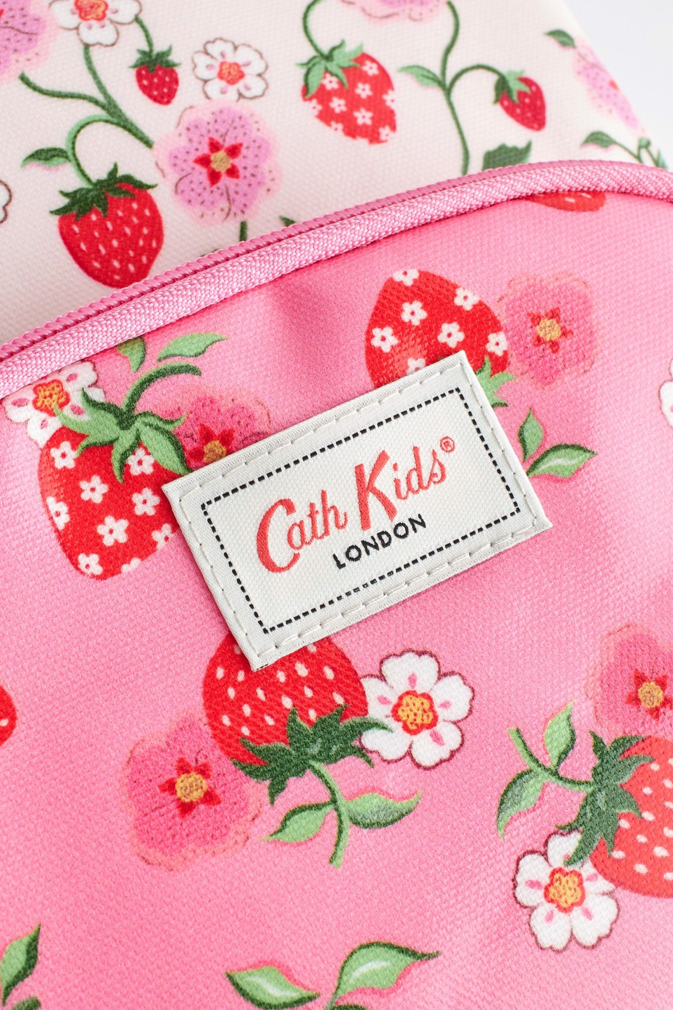 Ba lô cho bé /Kids Medium Backpack - Strawberry Small - Hồng