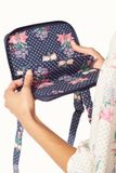  Cath Kidston - Túi đeo chéo/The Everything Cross Body - Lillies Posey - Navy 