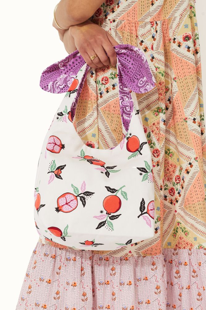 Túi đeo vai/Mini Reversible Knotted Shopper - Pomegranate - Cream