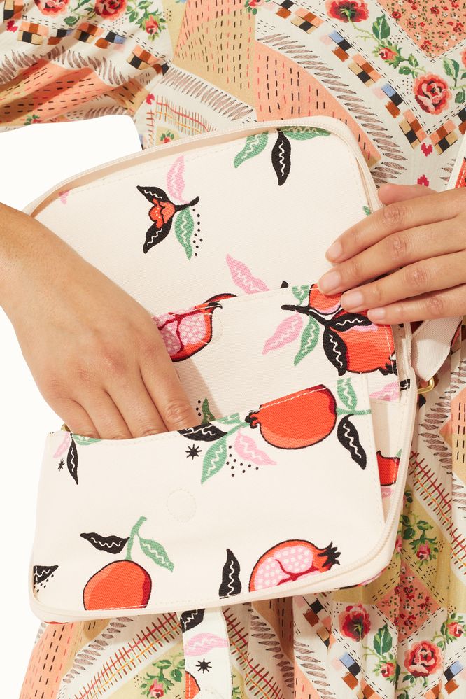 Túi đeo chéo/The Everything Cross Body - Pomegranate - Cream