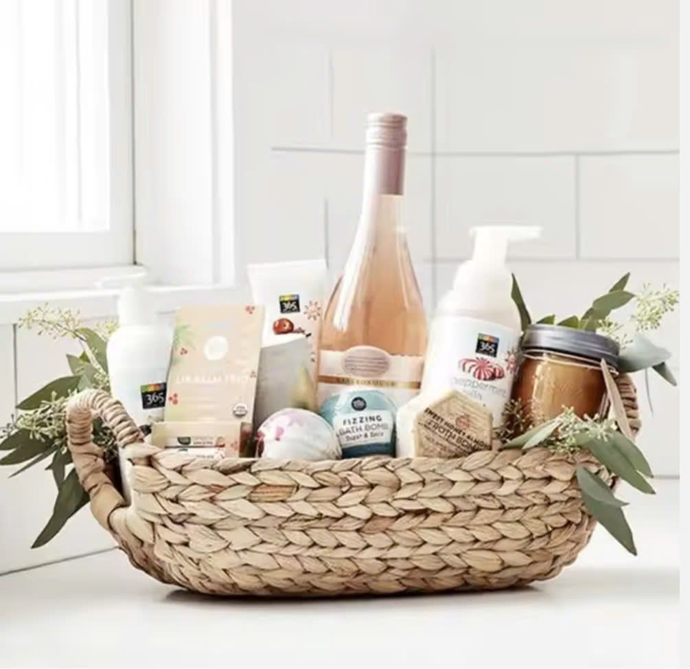 Lafos HandiCraft-Natural Water Hyacinth Gift Basket