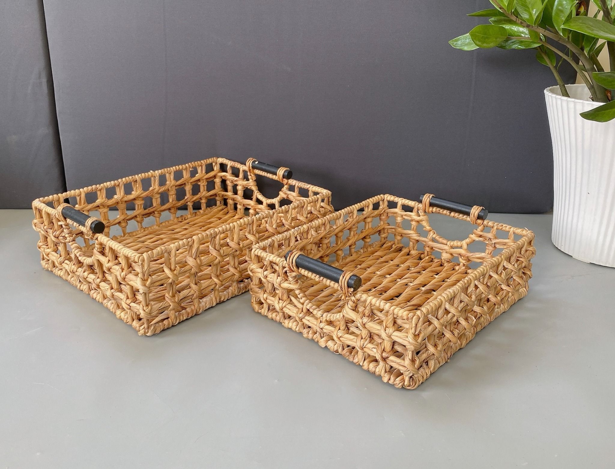Lafos HandiCraft- Set of 2 Hyacinth Baskets With Wood Handles