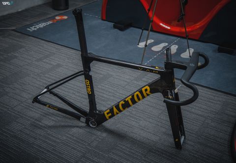 Frameset Factor OSTRO Disc Customized Color (Premium Package Frame)