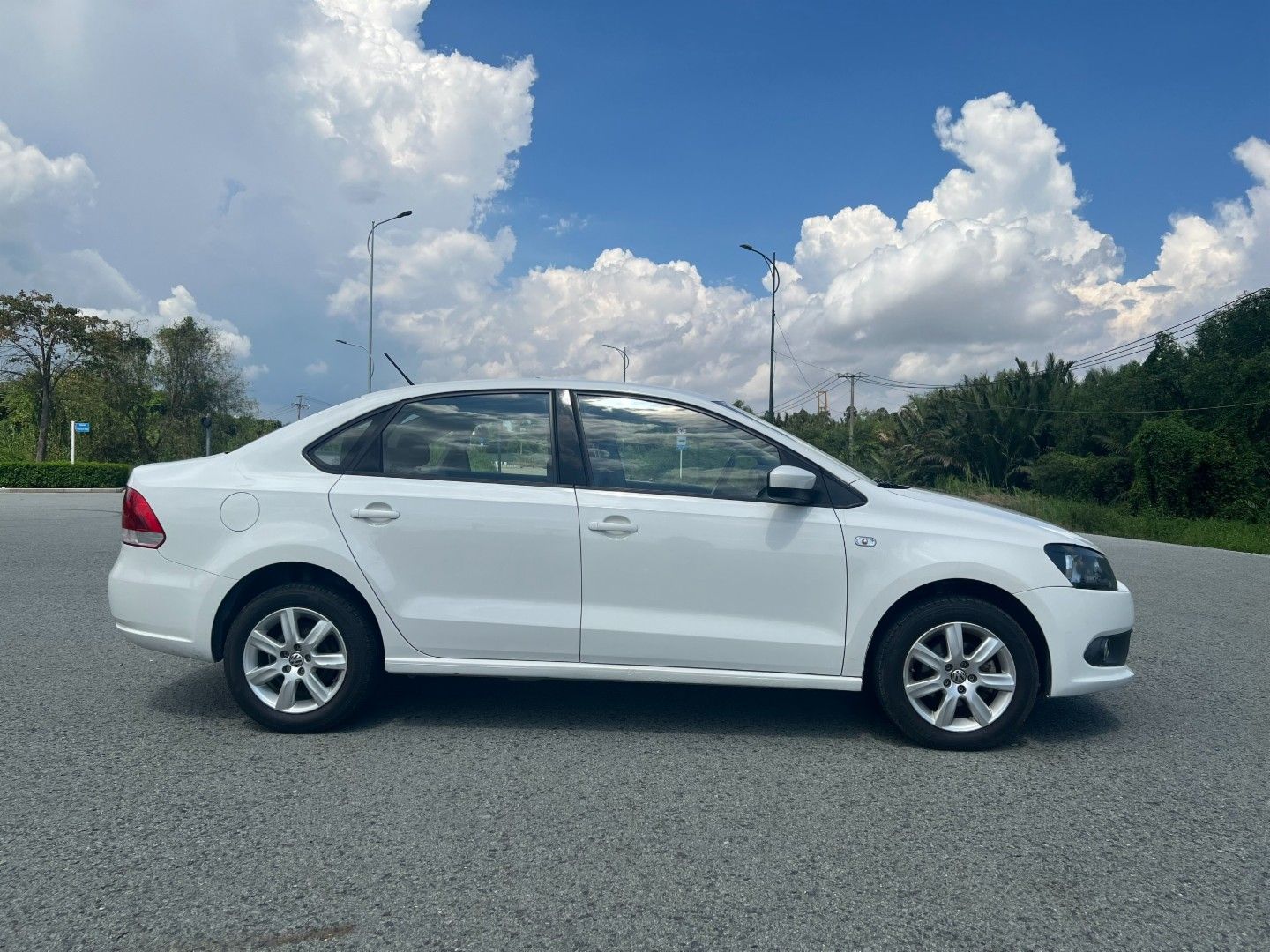 Volkswagen Polo Sedan