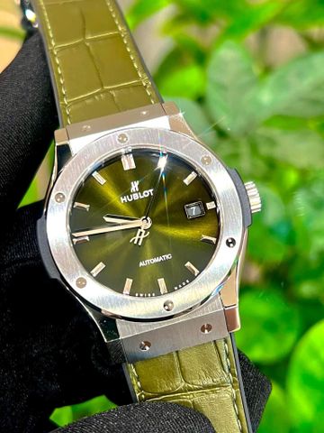  Hublot Classic Fusion Green Titanium 42mm 