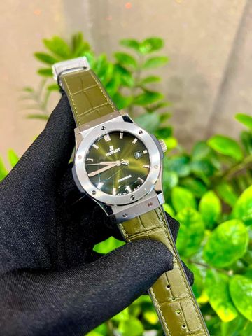  Hublot Classic Fusion Green Titanium 42mm 