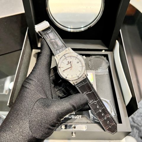  Đồng Hồ Hublot Classic Fusions Titanium Full Pave 42mm 