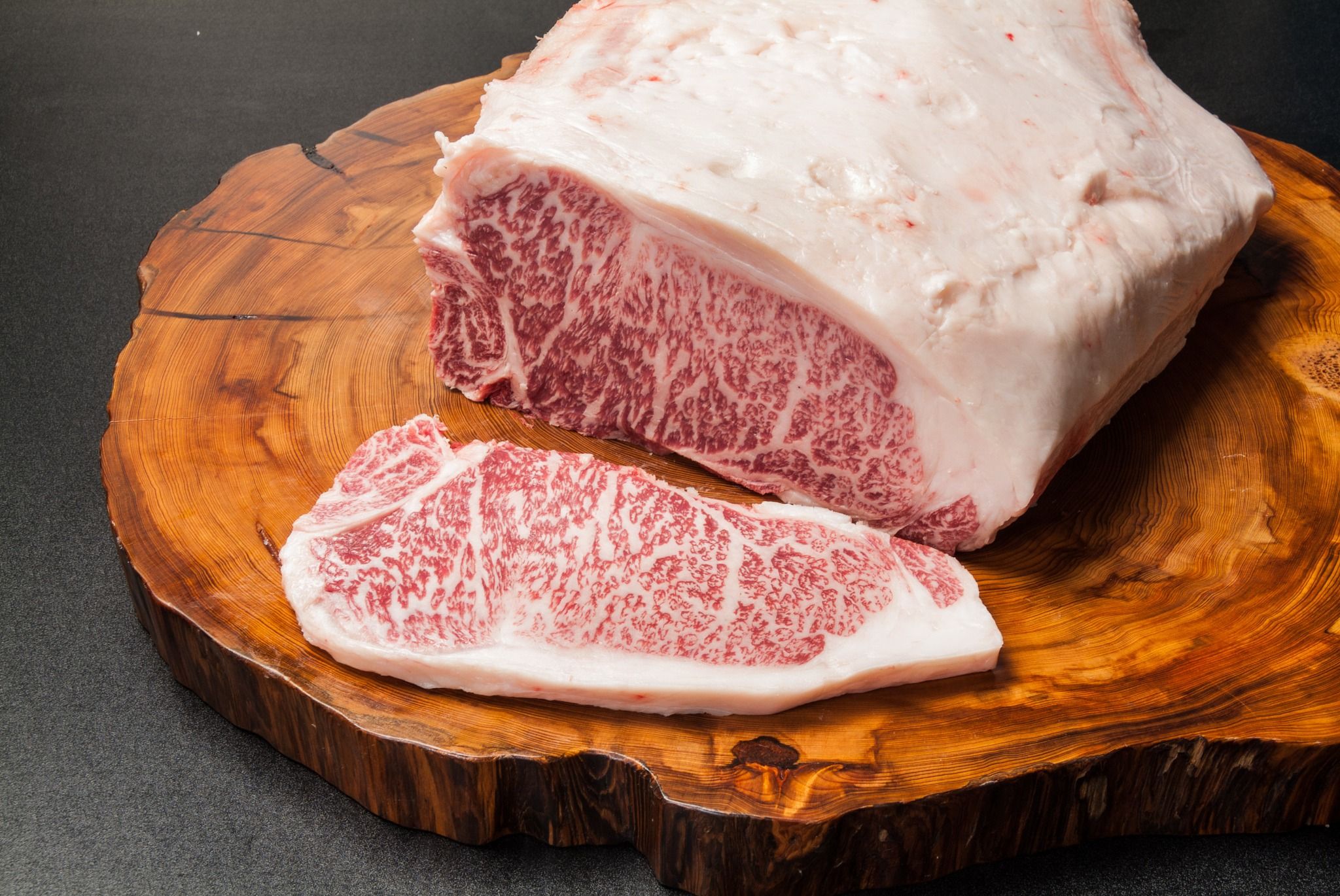THĂN NGOẠI BÒ NHẬT WAGYU A5 - STRIPLOIN