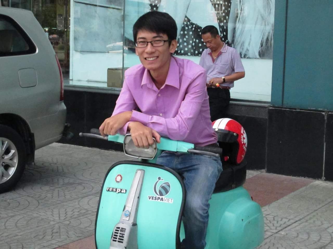 VESPA TOUR – THE GLIMPSE OF THE SAIGON