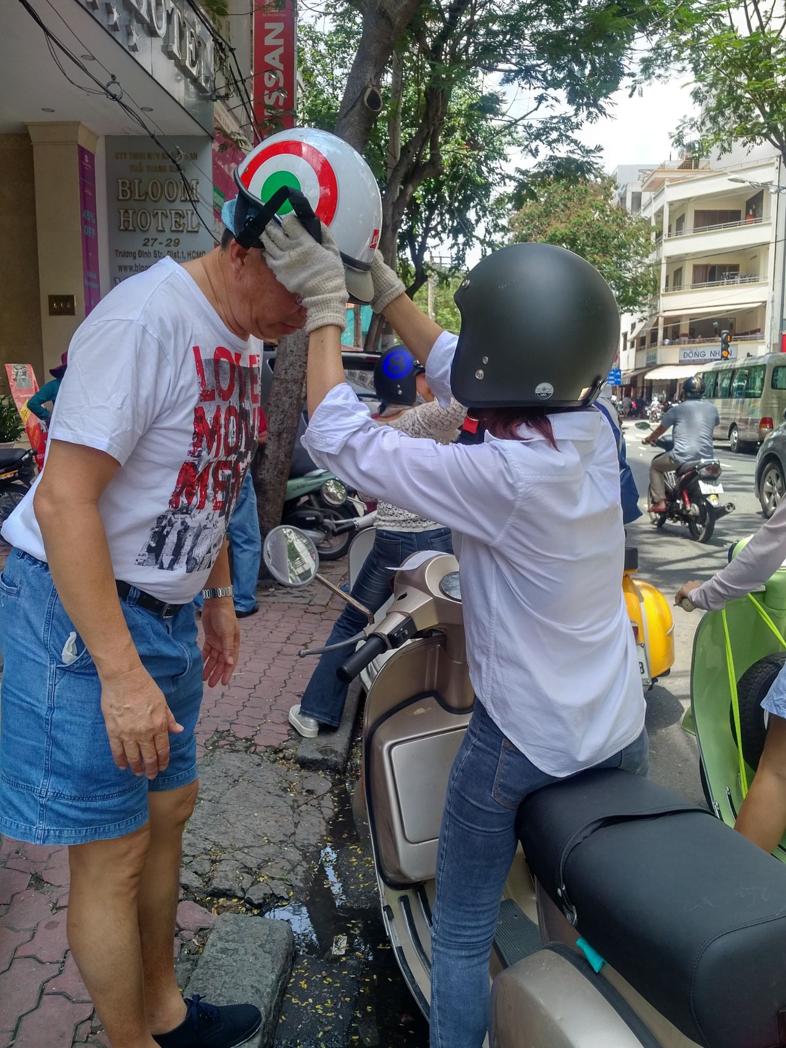 VESPA TOUR – SAIGON CRAFT BEER TOUR