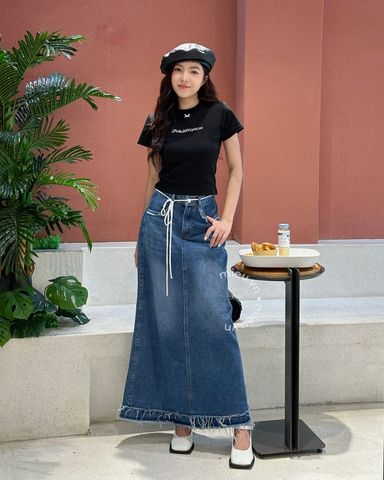 Chân Váy Jeans Dài Lai Nẹp Tua Rua - KAU12